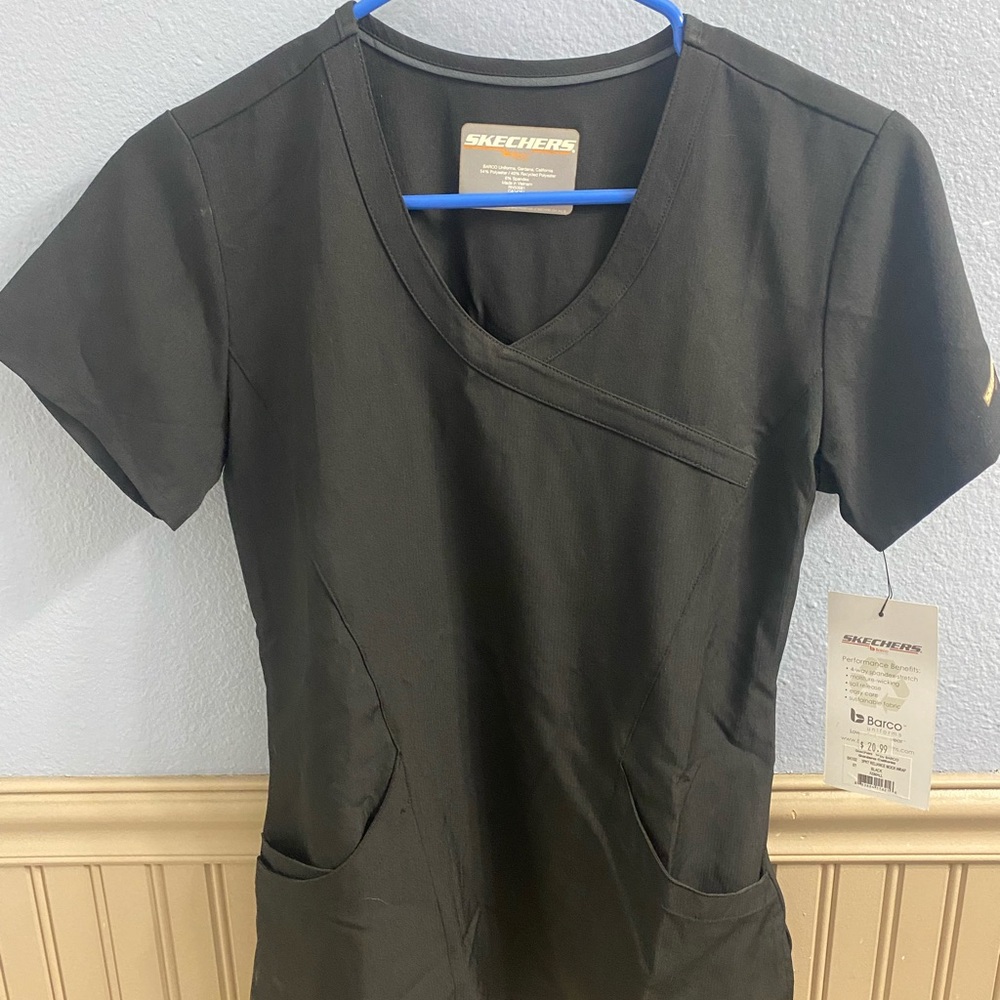 Women’s Xs scrub top